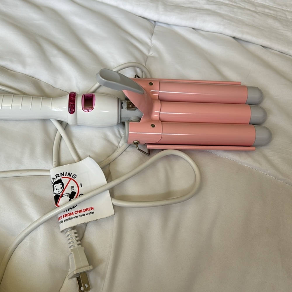 Triple Barrel Hair Waver, by Insert Name Here. - Picture 5 of 8